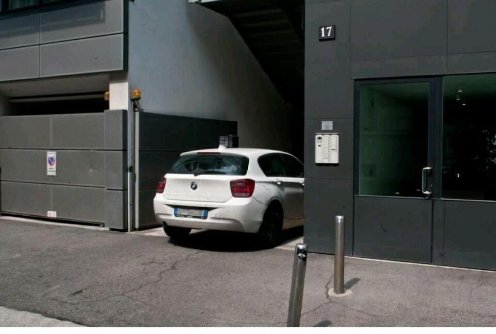 Appartamenti Vela Milano Centro Con Garage Екстер'єр фото