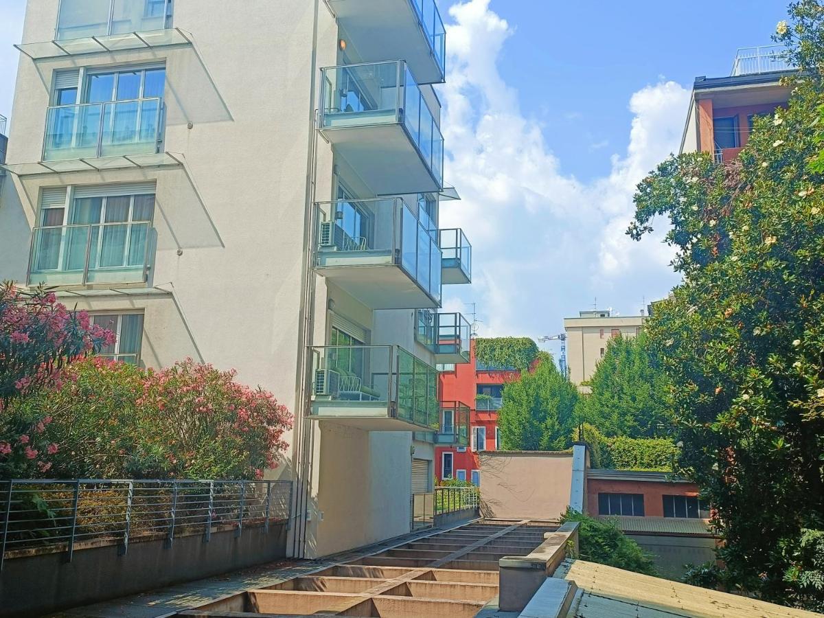 Appartamenti Vela Milano Centro Con Garage Екстер'єр фото